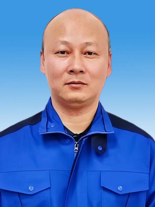王春生（第十四届全国人大代表，河北省张家口市下花园区禹泽供水公司营业所所长）