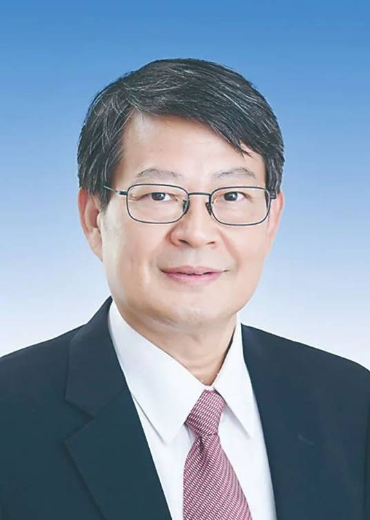 高鸿钧（第十四届全国政协常委、提案委员会副主任，凝聚态物理学家，中国科学院院士）