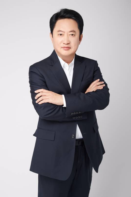 李文明(中能昊龙投资控股集团董事长)
