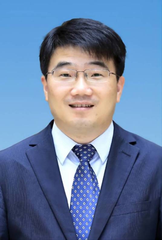 邓辉（江西财经大学校长、民进中央经济委员会主任）