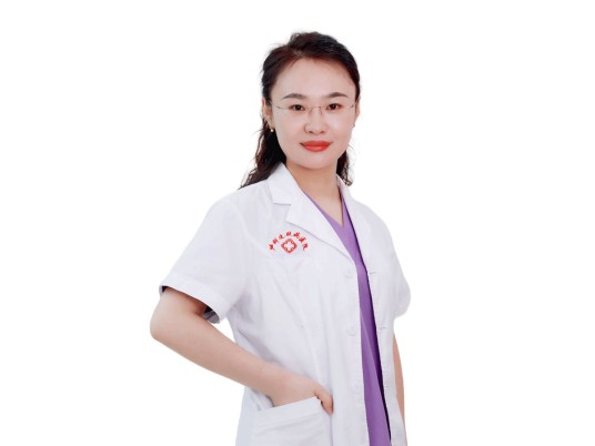 闫娜娜（长沙中科皮肤病医院医生）