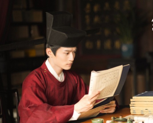 许清嘉(电视剧《玉面桃花总相逢》中的男主角)