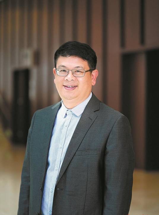 鲁晓明（第十四届全国政协委员，广东财经大学法学院院长）
