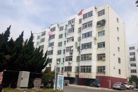华城路三小区
