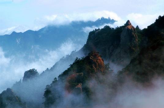 九华山(黄山山脉支脉、国家自然与文化双遗产)