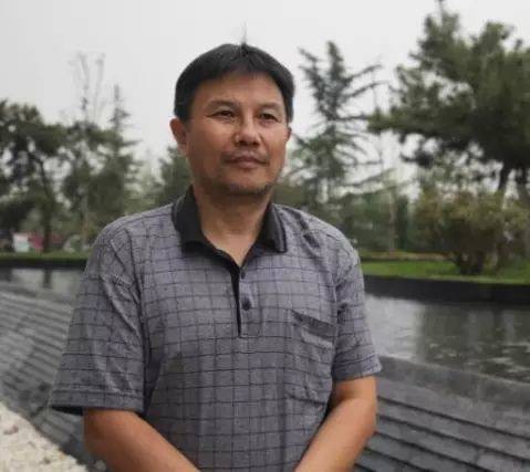 吕晓刚（中国内地男演员，北京群星表演学校常务校长）