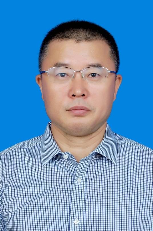 张铭（新疆维吾尔自治区广播电视局原副局长）