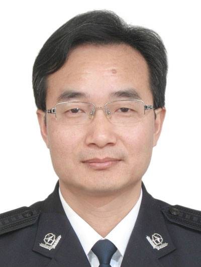 胡满松