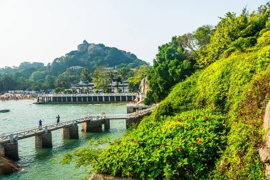 鼓浪屿(福建省厦门市思明区的国家5A级旅游景区)