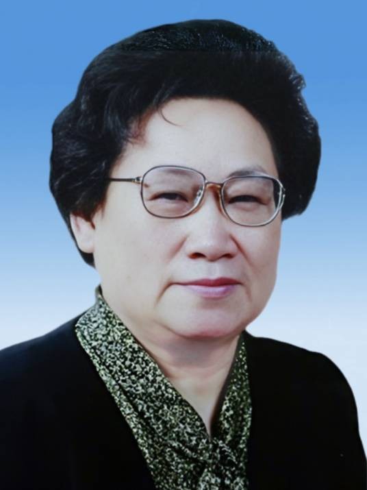 屠呦呦（中国首位诺贝尔医学奖获得者、共和国勋章获得者、药学家）