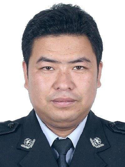 赵志军（新疆维吾尔自治区克孜勒苏柯尔克孜自治州阿图什市人民政府副市长、市公安局党委书记、局长、督察长）