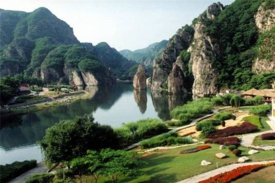 青山湖（辽宁省丹东市青山湖）