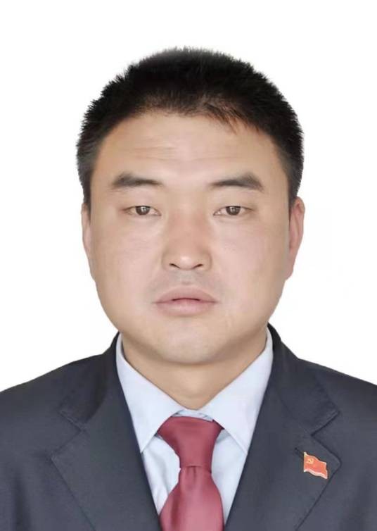 赵英俊(威宁自治县哲觉镇党委委员、副镇长)