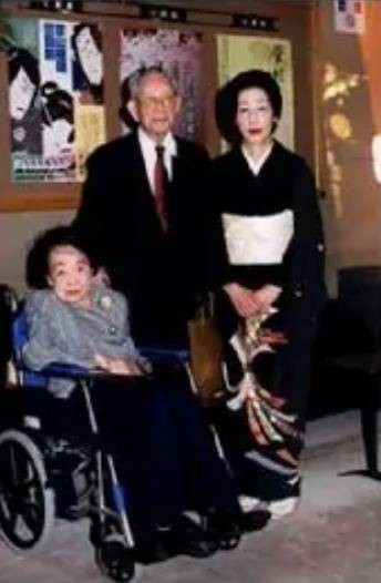 岸边成雄