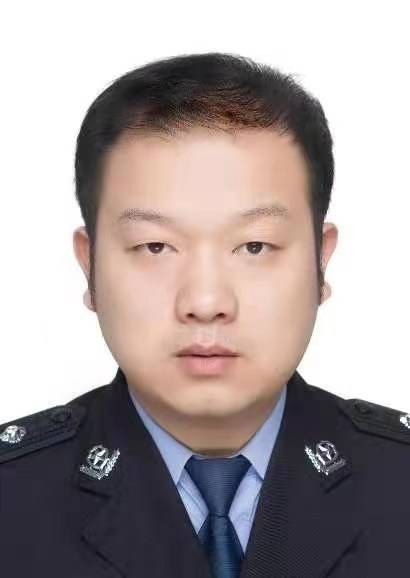 赵冰(孝昌县人民政府副县长、县公安局局长、督察长、四级高级警长)