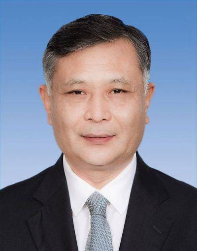 于春生（第十四届全国人大财政经济委员会副主任委员）