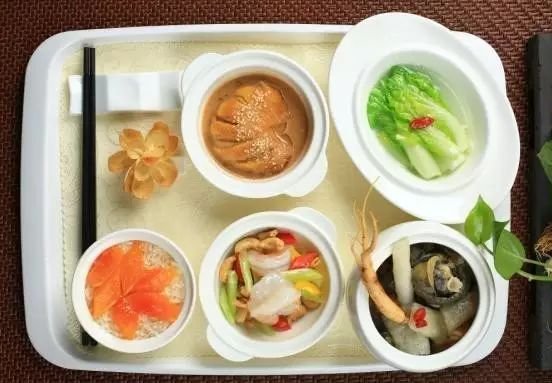 东北一女子吐槽韩国月子餐是“断奶餐”,跟中国的月子餐有哪些差异?