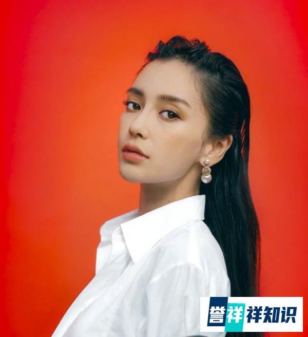 四五十岁女人建议别留这2种发型,大多数脸型都显老,拉低颜值