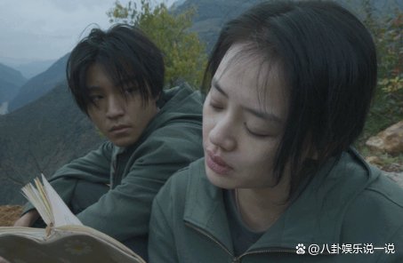 马思纯片场拍哭戏太投入，徒手灭烟吓到王俊凯，你怎么看？