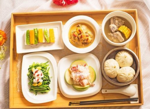 东北一女子吐槽韩国月子餐是“断奶餐”，跟中国的月子餐有哪些差异？