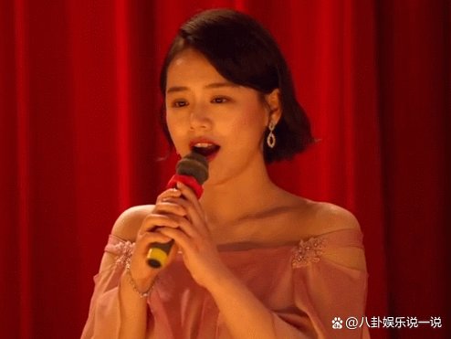 马思纯片场拍哭戏太投入,徒手灭烟吓到王俊凯,你怎么看?