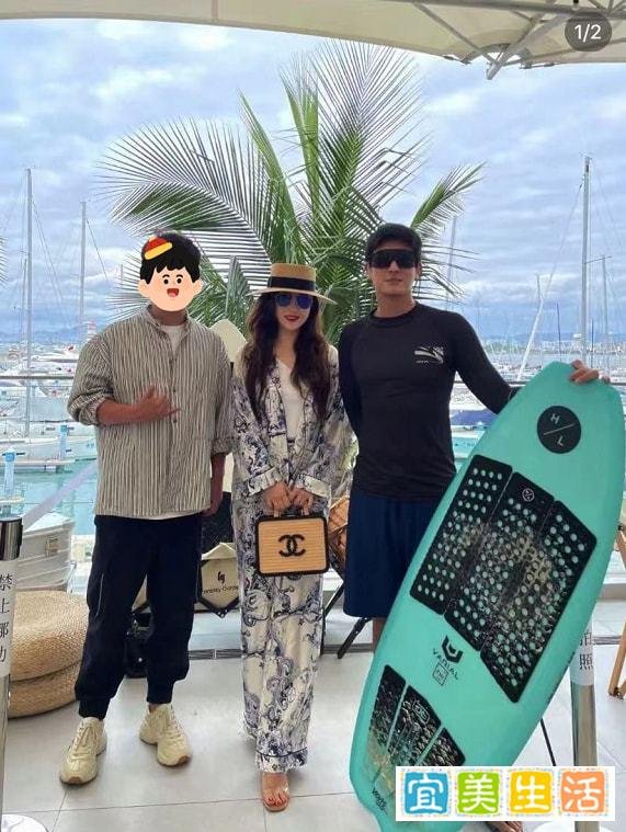 杜江风波后首与老婆同框,挨着霍思燕合照却单手背后,俩人无互动