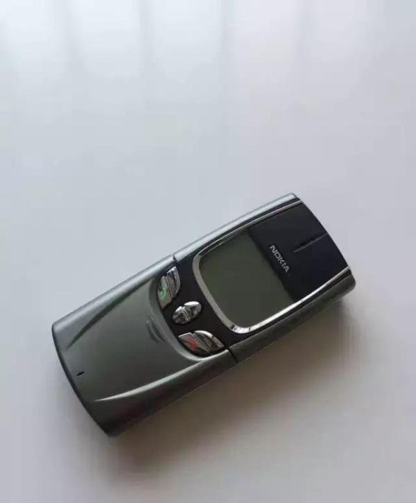 奢侈手机鼻祖——诺基亚经典机型8850赏析