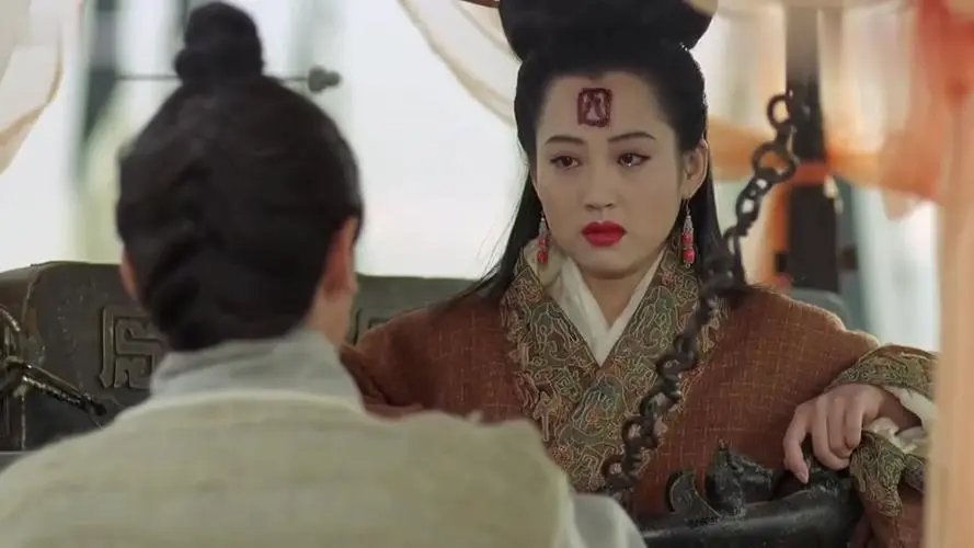 为什么《秦颂》中栎阳公主被分尸？