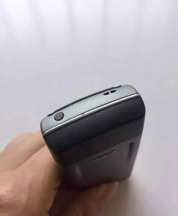奢侈手机鼻祖——诺基亚经典机型8850赏析