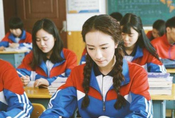 你怎么看待网剧《暗恋橘生淮南》中江百丽和戈壁的感情?
