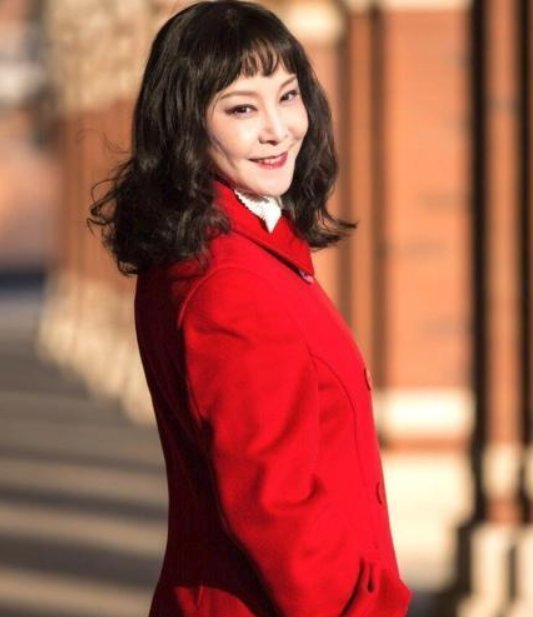 他一手捧红韩红那英,被判刑却病死狱中,妻子为还债至今未嫁,他是谁?