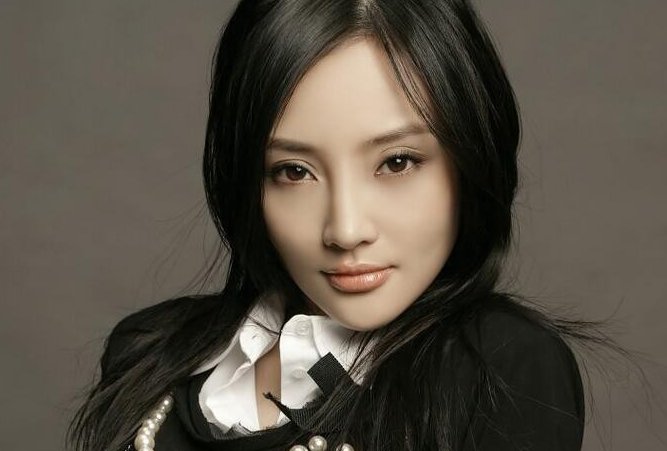 李小璐父亲为妻子庆生，力破离婚传闻！女儿爆料爸妈分居多年，你怎么看？