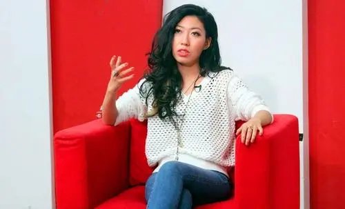 受审7年间,曲婉婷一直为母亲鸣冤,你如何看待她的行为?