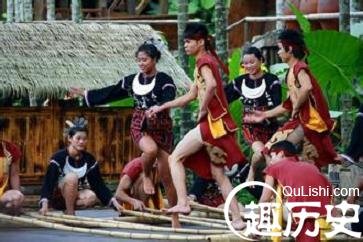 黎族舞蹈 黎族的“打柴舞”为何又叫“竹竿舞”