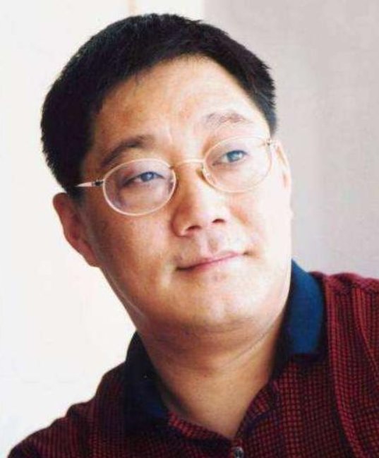 他一手捧红韩红那英,被判刑却病死狱中,妻子为还债至今未嫁,他是谁?