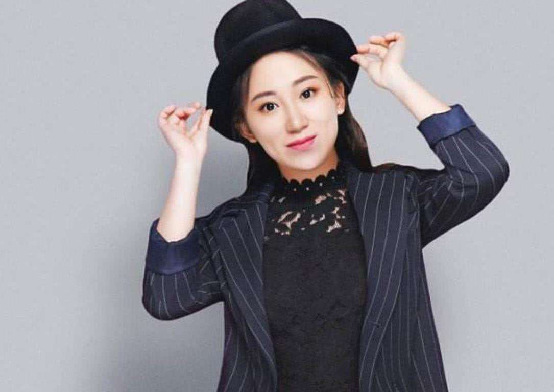 离婚后的“丫蛋”越活越美,一夜爆红后却放弃家庭,究竟是怎么回事?