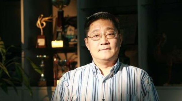 他一手捧红韩红那英,被判刑却病死狱中,妻子为还债至今未嫁,他是谁?