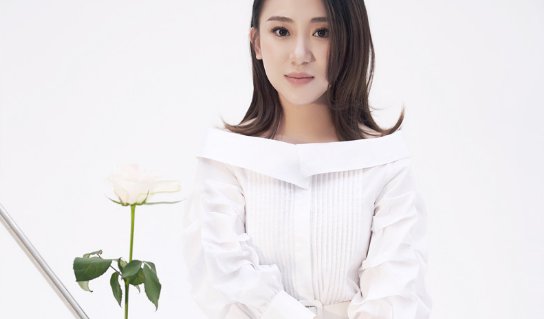 离婚后的“丫蛋”越活越美,一夜爆红后却放弃家庭,究竟是怎么回事?