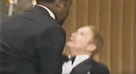 伦纳德将球拍瘪,詹姆斯急停留刹车印,NBA球员力量有多恐怖?