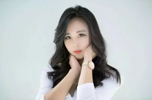 自来卷适合什么样的发型?