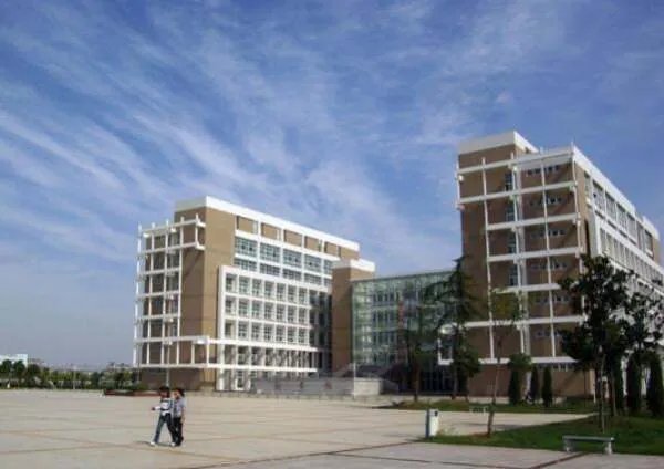 蚌埠学院的图书馆对外开放吗？需要办理什么证件吗？