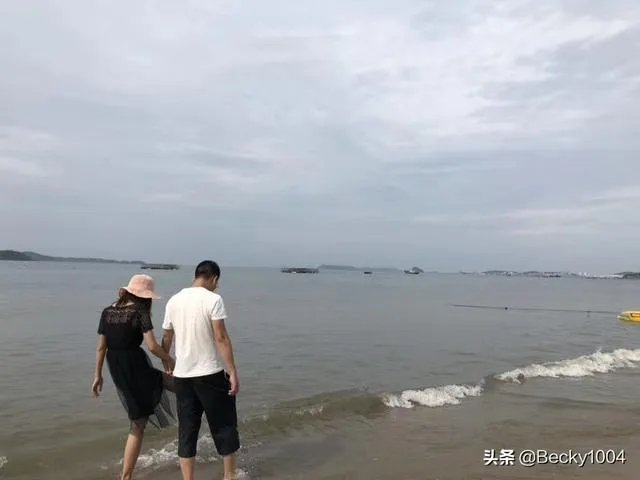 去海边玩都要带什么？