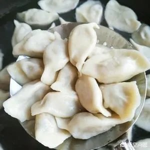芹菜猪肉馅水饺的做法步骤图，怎么做好吃？