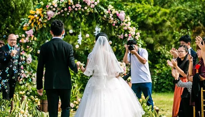 结婚随礼什么时候给婚礼随份子一般多少 结婚随礼什么时候给