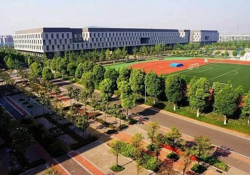 去年高考录取分数线是多少？