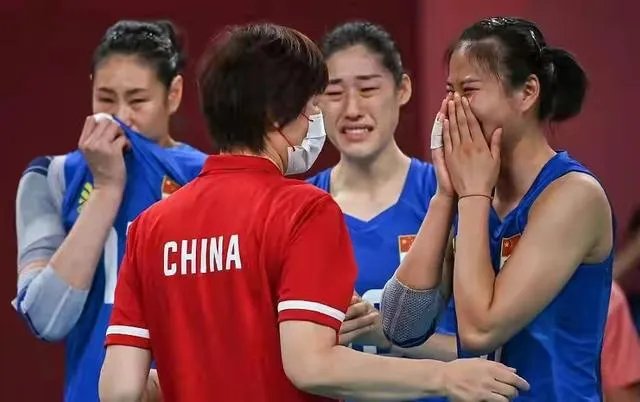 女排回国后的第一件事是什么?
