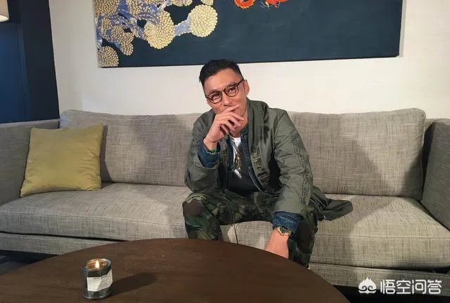 工装裤怎么搭配上衣?