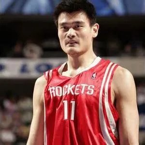 姚明入选名人堂,他在NBA历史上能排第几?