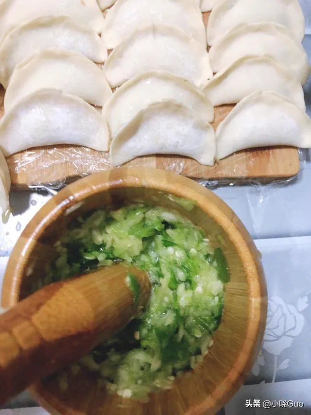 芹菜猪肉馅水饺的做法步骤图，怎么做好吃？
