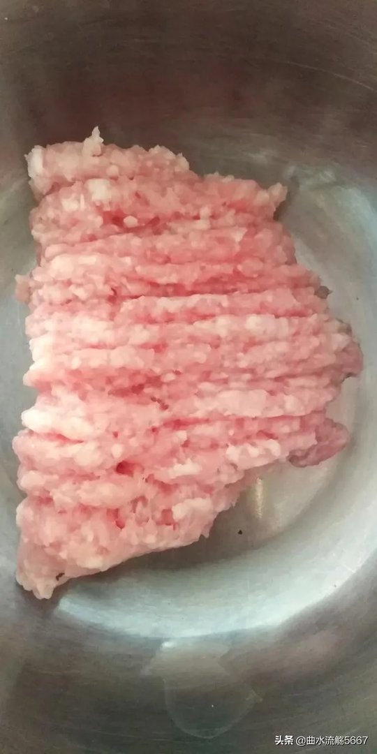 芹菜猪肉馅水饺的做法步骤图，怎么做好吃？